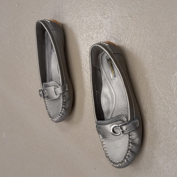 Thom McAn Pewter Colored, Leather, Loafers - Picture 11 of 13